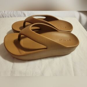 Skims Molded Sandals Thong Almon Sz 37 New No Tags